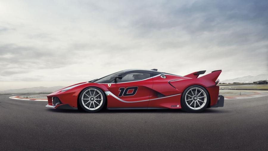  Ferrari FXX K 2015 года  (фото 2 из 20)